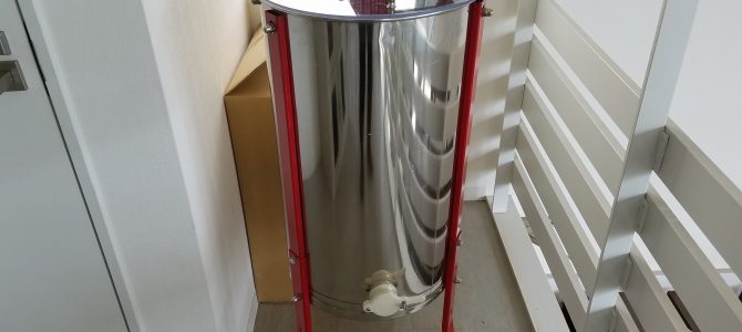 養蜂 採蜜用の遠心分離器を購入 養蜂 採蜜用の遠心分離器を購入